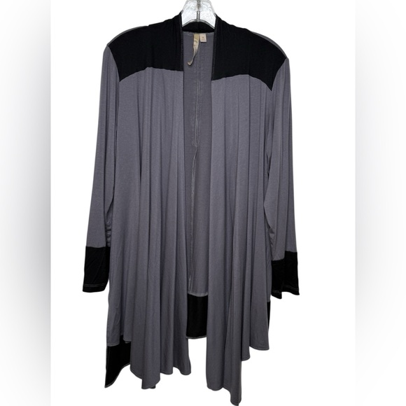 Comfy USA Tops - Comfy USA Grey Open Front Knit Cardigan With Contrasting Black Trim Medium